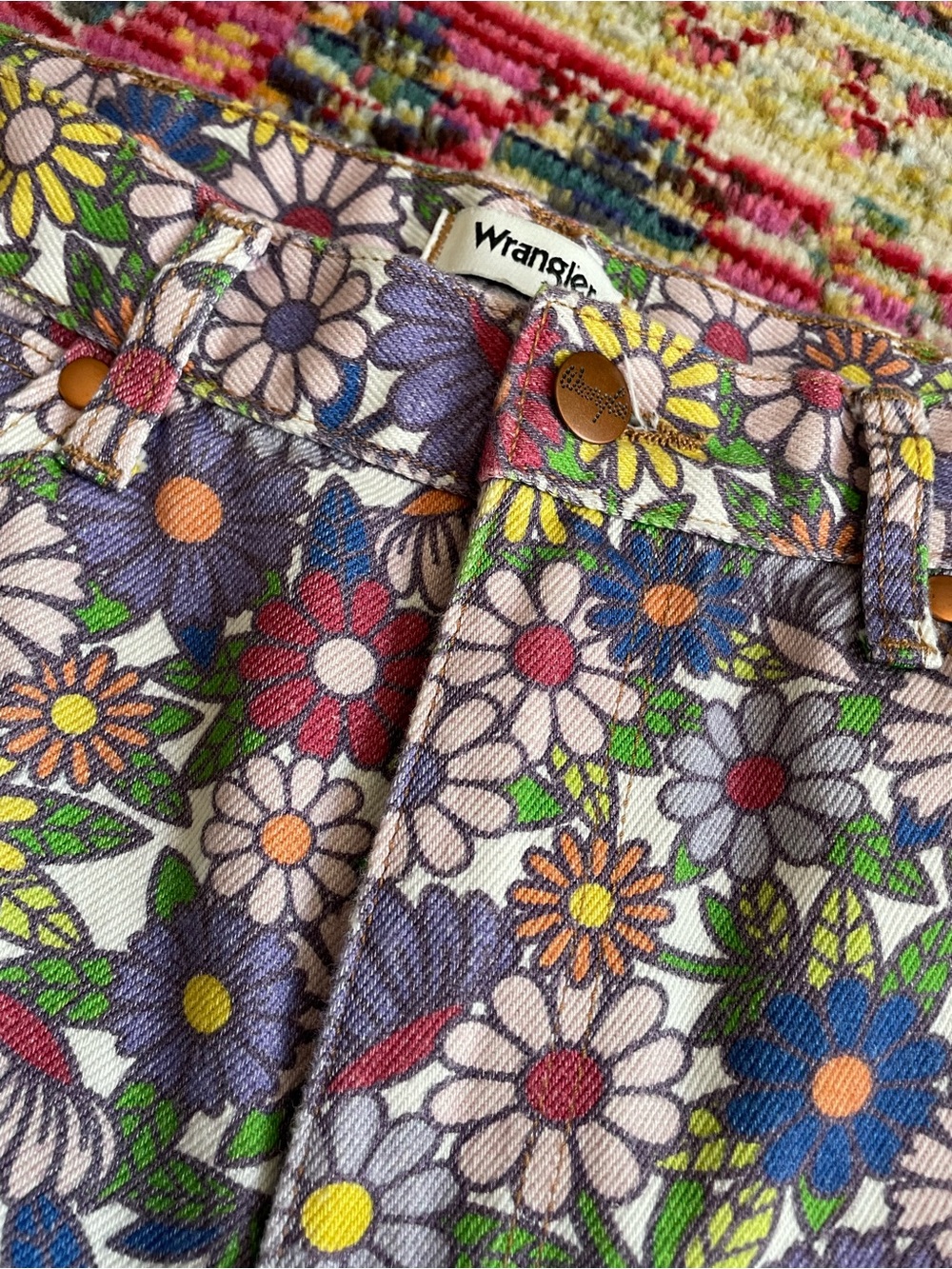 Wrangler WANDERER Floral High-Rise Jeans in Multi-Color Daisy Print - Picture 3 of 5